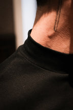 Polera Old Money – Cuello Alto, Manga Larga
